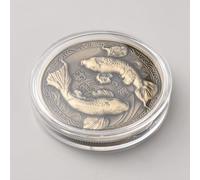 SUPERFINDINGS 2 monete portafortuna a forma di pesce, con custodia protettiva in plastica, design con pesce 3D, monete da collezione Feng Shui, strumento da grattare per biglietti della lotteria per