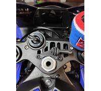 Supporto Go pro piastra Forcella x Yamaha R1 015 024