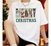 T-shirt bianca casual da donna a maniche corte con spalle scese, stampata a tema natalizio. La parte anteriore presenta motivi e testo festivi: la parola "MERRY" è formata da elementi natalizi come pu