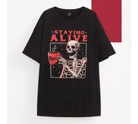 T-shirt manica a giro con grafica di scheletro in formato oversize e slogan "STAYING ALIVE", adatta per l'estate, in cotone, ideale per vacanze, festivals, Ibiza SHEIN X EduelySHEIN X scopre artisti i