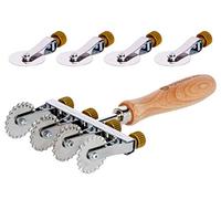 Tagliapasta Rotella Taglia Pasta Sfoglia Fresca | 4 Lame Lisce Regolabili + Kit Risparmio 4 Lame Dentate | Diametro 36mm in Acciaio Inox e Impugnatura in Legno | Tagliapasta.Com [Made in Italy]