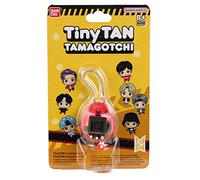 TAMAGOTCHI Nano TinyTAN Red | BTS TinyTAN 4 cm Red Virtual Pet Hand Held Games Machine | Cyber Pet elettronico con Tutte Le 7 Stelle BTS | Mini Divertimento retrò Originale con Giocattolo elettronico