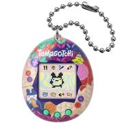 Bandai - Tamagotchi originale Tama Sewing - Animale elettronico virtuale con schermo a colori - Giocattolo animale interattivo - Tema Cucito - Giocattolo per bambini dagli 8 anni in su - 46163