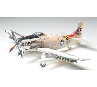 Tamiya 61058 Douglas A-1H Skyraider U.S., Navy