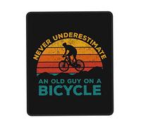 Tappetino Mouse Never Underestimate An Old Guy On A Bicycle Mousepad Durevole Tappetino Scrivania Uso Prolungato Mouse Pad per Casa Computer Ufficio 25X30CM
