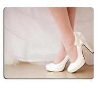 Tappetino per Mouse, The Bride Shows White Wedding Shoes Tappetino Mouse Gaming Confortevole Tappetino da Gaming Personalizzato Mousepad per Casa Pc 25X30Cm