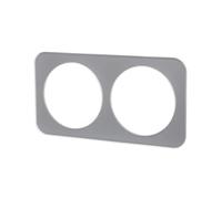 Targa da parete in vetro con un elegante design tedesco/francese, dotata di 2 chiavi in finitura argento lucido. Ideale per modernizzare e aggiungere raffinatezza a qualsiasi spazio.