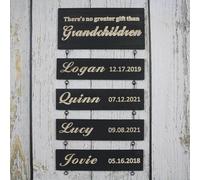 Targa decorativa da parete in legno da appendere alla parete con nome e data di nascita dei nipoti, cartello personalizzato in legno intagliato, regalo personalizzato per nonni (nero)