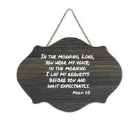 Targa in legno rustico, con scritta in inglese "In The Morning, Lord, You Hear My Voice; in The Morning I Lay My Requests before You And Wait Expect", cartello di benvenuto in legno rustico per