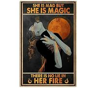 Targa in metallo con scritta in inglese "She Is Mad But She Is Magic", poster retrò in stile retrò, per bar, pub, birra, club, decorazione per la casa, 20 x 30 cm