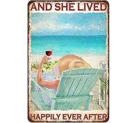 Targa in metallo stile rustico retrò con la scritta "Ragazza che legge un libro e beve vino sulla spiaggia e visse per sempre felice e contenta". Decorazione vintage per la casa, il soggiorno, l'uffic