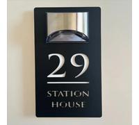 Targa moderna con numero civico a energia solare, personalizzabile, con nome della strada, per esterni, targa LED per indirizzo, porta, per giardino, cortile, casa, casa e strada (bianco e nero)