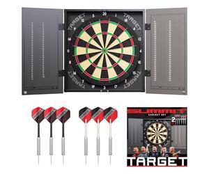 Target Darts Summit Armadio and Slim Bersaglio Set | Set Completo per Freccette | Include Cabinet e Bersaglio, Freccette in Ottone con Punta in Acciaio, Abbonamento di 1 Mese All'app Dartcounter