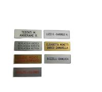 TARGHETTA citofono TARGA 1,5x5,5 cm spesso 1mm circa PLASTICA scegli colori INCISIONE COMPRESA stampatello FUORIPORTA 1 portachiavi AMULETI (2 RIGHI)