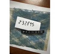 TARGHETTA "PIAGGIO" CALANDRA ANTERIORE PER PIAGGIO VESPA PX T5 ETS cod 232895