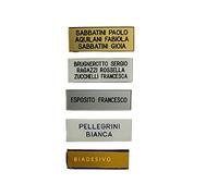 TARGHETTA POSTA 2,5x7 cm TARGA spessa 1mm circa CON BIADESIVO PLASTICA scegli colori INCISIONE COMPRESA stampatello FUORIPORTA 1 portachiavi AMULETI (1 rigo)