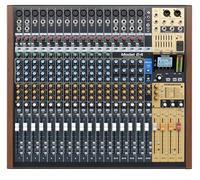 TASCAM MODELLO 24 Registratore digitale multitraccia 24 tracce
