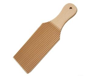 Tavola piatta per gnocchi in legno con scanalature parallele per creare effetti a coste sulla pasta e gestire prodotti lattiero-caseari morbidi