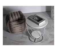Tavolinetto Heart argento, con raffinata struttura a cuore e piani effetto marmo. dimensioni Ø 40X45,5 cm stile ambienti moderni e argento