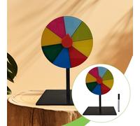 Tavolo con premi, giradischi, ruota della roulette a estrazione a sorte per