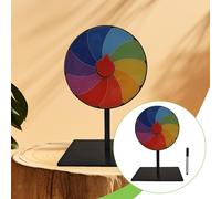 Tavolo con premi, giradischi, ruota della roulette a estrazione a sorte per