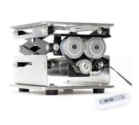 Tavolo elevatore elettrico con telecomando regolabile in altezza per soluzioni efficienti di movimentazione e postazione di lavoro