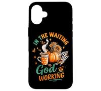 Tazza con scritta in inglese "In the Waiting God Is Working Cozy Fall Custodia per iPhone 16 Plus