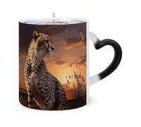 Tazza da caffè calda con ghepardo che guarda oltre la savana con tramonto, 11 once, con manico a forma di orecchio, divertenti tazze in ceramica, tazze personalizzate, tazze da tè calde per uomini e