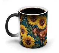 Tazza da caffè con stampa termosensibile a forma di cavallo marrone, girasole e fiore giallo. Tazza da caffè che cambia colore. L'immagine completa viene rivelata quando viene aggiunta l'acqua calda.
