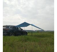 Tenda da campeggio da picnic all'aperto sul lato dell'auto a prova di