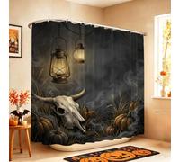 Tenda da doccia con teschio gotico e lanterna, decorazione per Halloween | Accenti di lanterne vintage, motivi rustici di zucche, texture nebbiosa nebbia, atmosfera gotica, decorazione per la casa