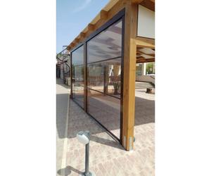 Tenda Ermetica Con Guide Laterali In Pvc Cristal Trasparente Con Cassonetto - Stecche Antivento: Con 2 stecche, Comando: Motore Con Telecomando, Misura: L. da 191 a 250 CM X H. 250