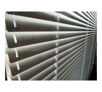 Tenda Veneziana 25mm Su Misura in Alluminio Microforata - Design e Funzionalità