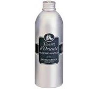 Tesori d'Oriente - Bagno Crema Muschio Bianco, Bagnoschiuma dalle Note Muschiate e Ambrate, con Oli Essenziali, Dona alla Pelle Freschezza e Benessere Prolungato, 500ml
