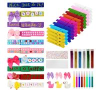 testyu 60 pezzi Mollette da Bucato, Mollette di Legno Colorate Include Mini Anatre in Resina, Mini Fiocchi, Lettere e Cuori per Zaini da Cheerleader, Regali per la Squadra e per L'aula For DIY