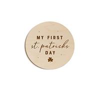 The Cotton & Canvas Co. My First St. Patrick's Day - Biglietto di auguri in legno per il primo anno di festa del bambino, festa del bambino, baby shower, neonato, servizio fotografico
