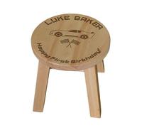 The Lovely Keepsake Company Sgabello in legno a forma di auto sportiva per bambini, personalizzabile con nome inciso, design auto da corsa, sgabello per bambini, mobili per sala giochi, 26 cm di