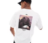 The North Face - Camping - T-shirt bianca con grafica rétro sulla schiena - In esclusiva per ASOS-Bianco XS