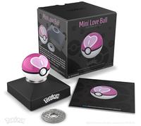The Wand Company Pokémon Trainer Mini Poké Replica - Replica realistica, Elettronica, in pressofusione di Poké Ball con Supporto per Esposizione (Mini Love Ball)