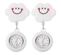 Theaque Orologio da bavero per infermieri, medici, a clip, da appendere, orologio da infermiera, con motivo a nuvole, copertura in silicone, stetoscopio, retrattile, bianco, Classico