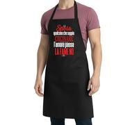 thedifferent Grembiule da Cucina grafica Simpatica scritta - Sposa Qualcuno che Sappia Cucinare l'Amore passa la Fame No - Idea Regalo per Cuoco, Papà, Nonno, Amico - Pettorina - Taglia Unica Nero