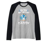 This Girl Who Kinda Stole My Heart She Calls Me Daddy Dad Maglia con Maniche Raglan