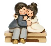 THUN, Bomboniera Matrimonio con Coppia di Sposini Uniti in un Abbraccio, Ceramica Decorata a Mano, Versione Grande, Linea Bomboniere, 11x6.5x10.3 cm h