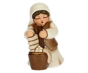 THUN - Statuina Presepe Lavandaia - Decorazioni Natale Casa - Linea Presepe Classico, Variante Bianca - Ceramica - 5,5 x 5,8 x 8 h cm