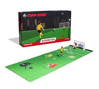 TIPP-KICK Gioco Superstar - Set di calcio con campo da gioco in feltro (63 x 22 cm) - Challenge per 2 giocatori, figure in zinco e cancello dipinti a mano, gioco di calcio balilla per fan