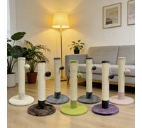 Tiragraffi per gatti: il posto perfetto per far giocare e rilassarsi il tuo gatto! Questo tiragraffi compatto è dotato di una morbida cuccia in peluche, un robusto tiragraffi rivestito in sisal, una b