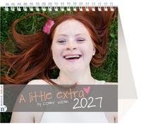 Tischkalender A little extra 2027: Jeden Monat ein Mutmach-Porträt voller Lebensfreude - ein Kalender, der Einzigartigkeit feiert. Fotografien von Kindern und Jugendlichen mit Down-Syndrom