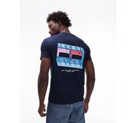 Tommy Jeans - T-shirt blu navy con stampa di bandiera sfocata sul retro 48