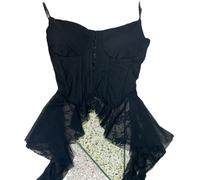 Top donna moderno estivo con collo a reggicalze e dettagli in pizzo lusinghiero