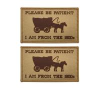Toppa ricamata con scritta "Please Be Patient I Am from the 1900s", retro a gancio, design con carro coperto, 8 x 5 cm, confezione da 2 (colore b)